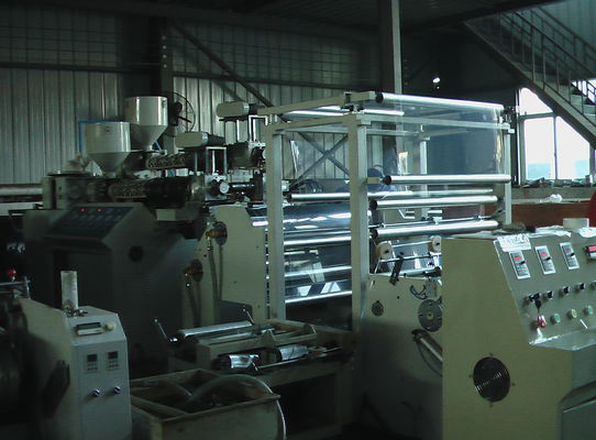 Porcellana 120KW scelgono la macchina di produzione cinematografica di allungamento della vite, linea di riciclaggio di plastica fornitore