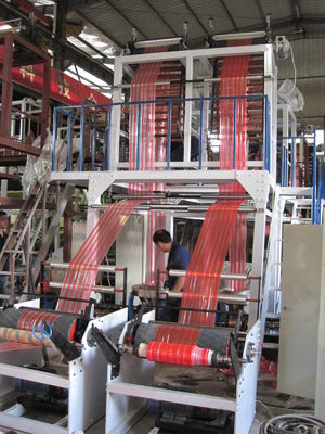 Macchina di salto del film della testa del doppio HDPE/del LDPE utilizzata per i doppi sacchetti di plastica di colore fornitore